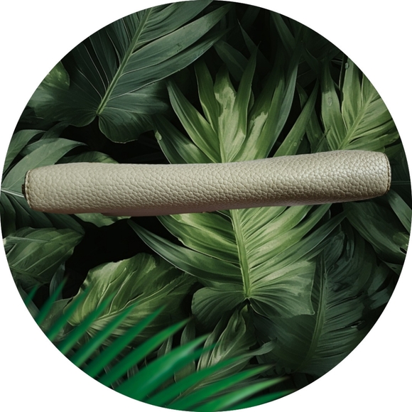 GUESS ZIP AROUND 3 COMPARTMENT WALLET/WRISTLET/CLUTCH w/PHONE POCKET🩷 EUC - Picture 5 of 10